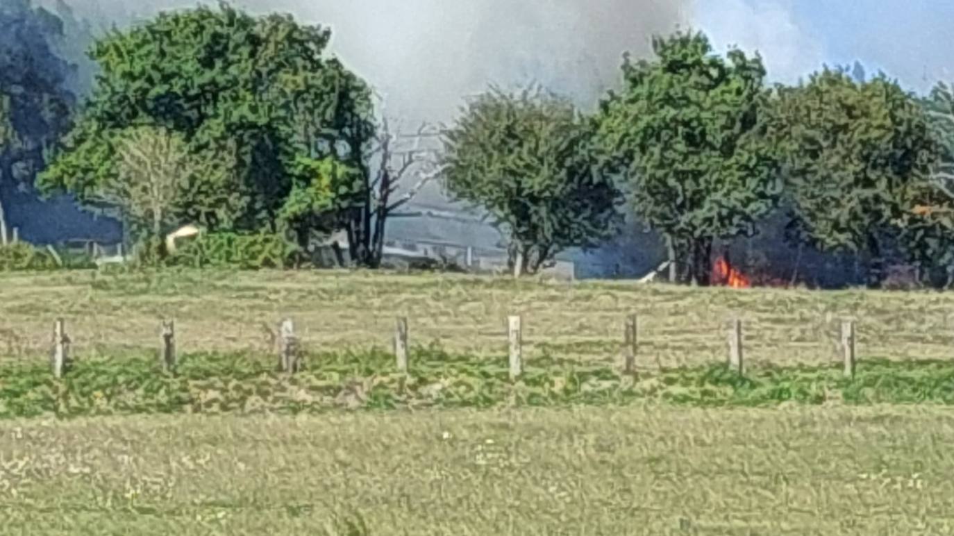 Fotos: Nuevo incendio en el Monte Areo próximo a varias viviendas