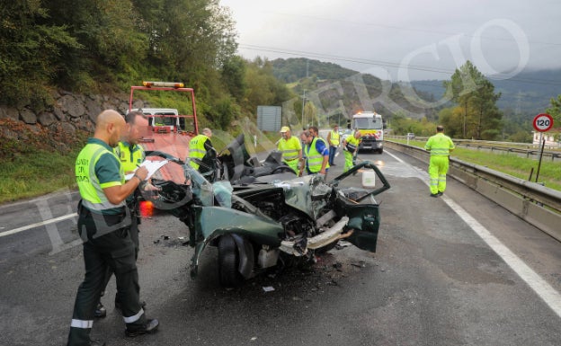 Fotos: Grave accidente en la A-66 a la altura de Soto de Ribera