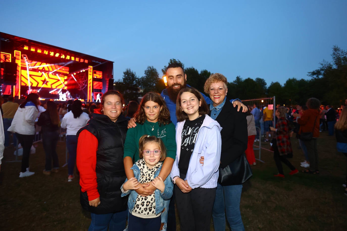 Fotos: Una última noche de conciertos para todos los estilos en Oviedo