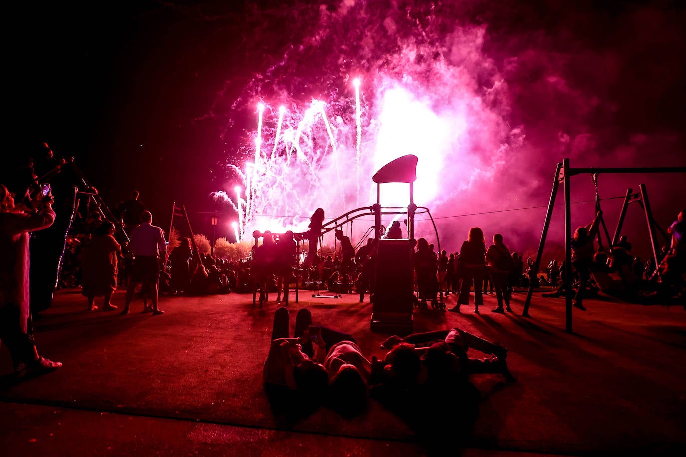 Fotos: Fuegos para una multitud en San Mateo