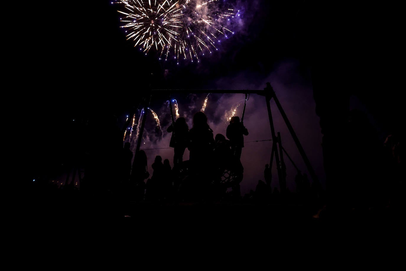 Fotos: Fuegos para una multitud en San Mateo