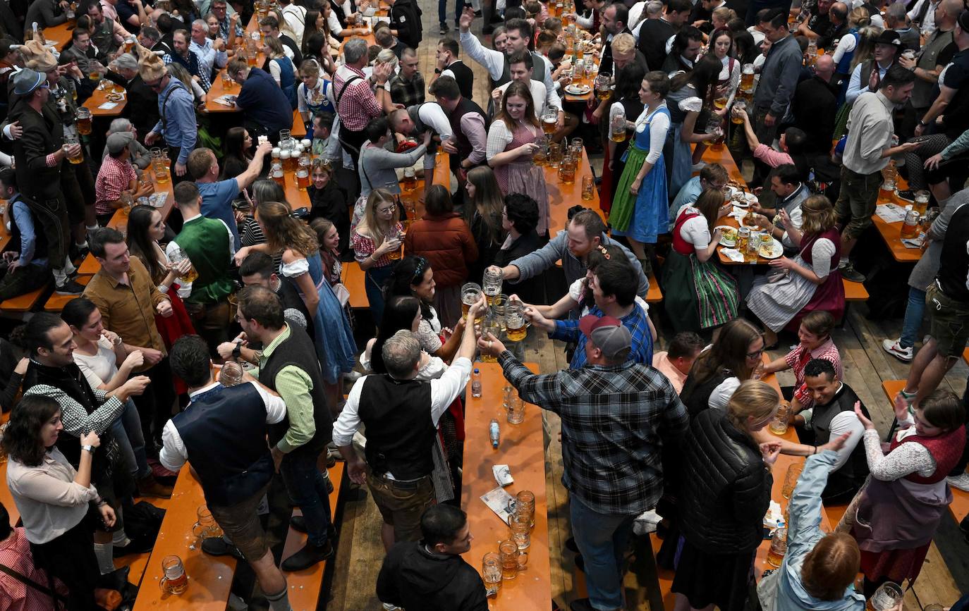 Fotos: Tradición alemana a golpe de cerveza