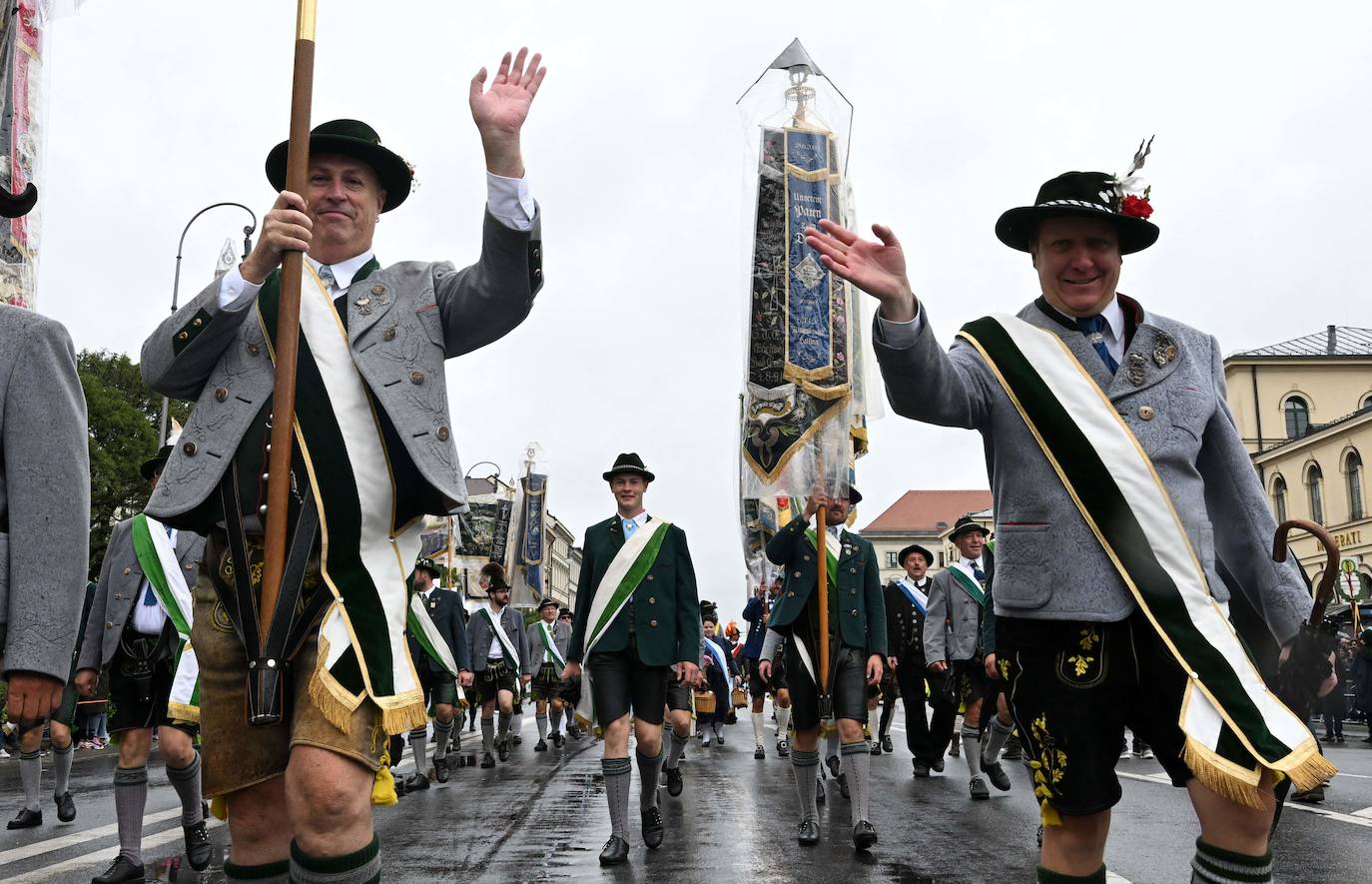 Fotos: Tradición alemana a golpe de cerveza