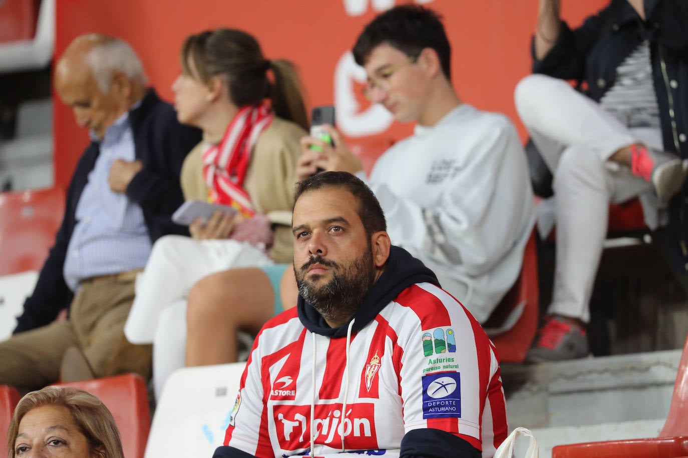 Fotos: ¿Estuviste en el Sporting - Ibiza? ¡Búscate!