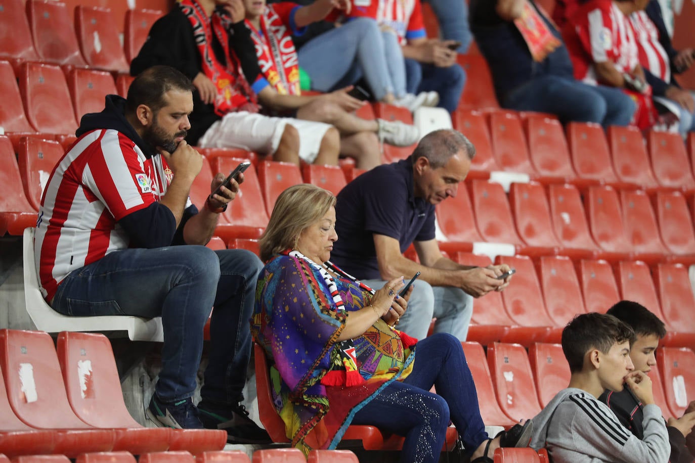 Fotos: ¿Estuviste en el Sporting - Ibiza? ¡Búscate!