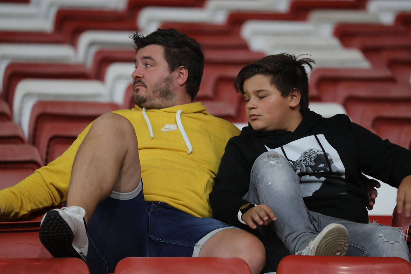 Fotos: ¿Estuviste en el Sporting - Ibiza? ¡Búscate!