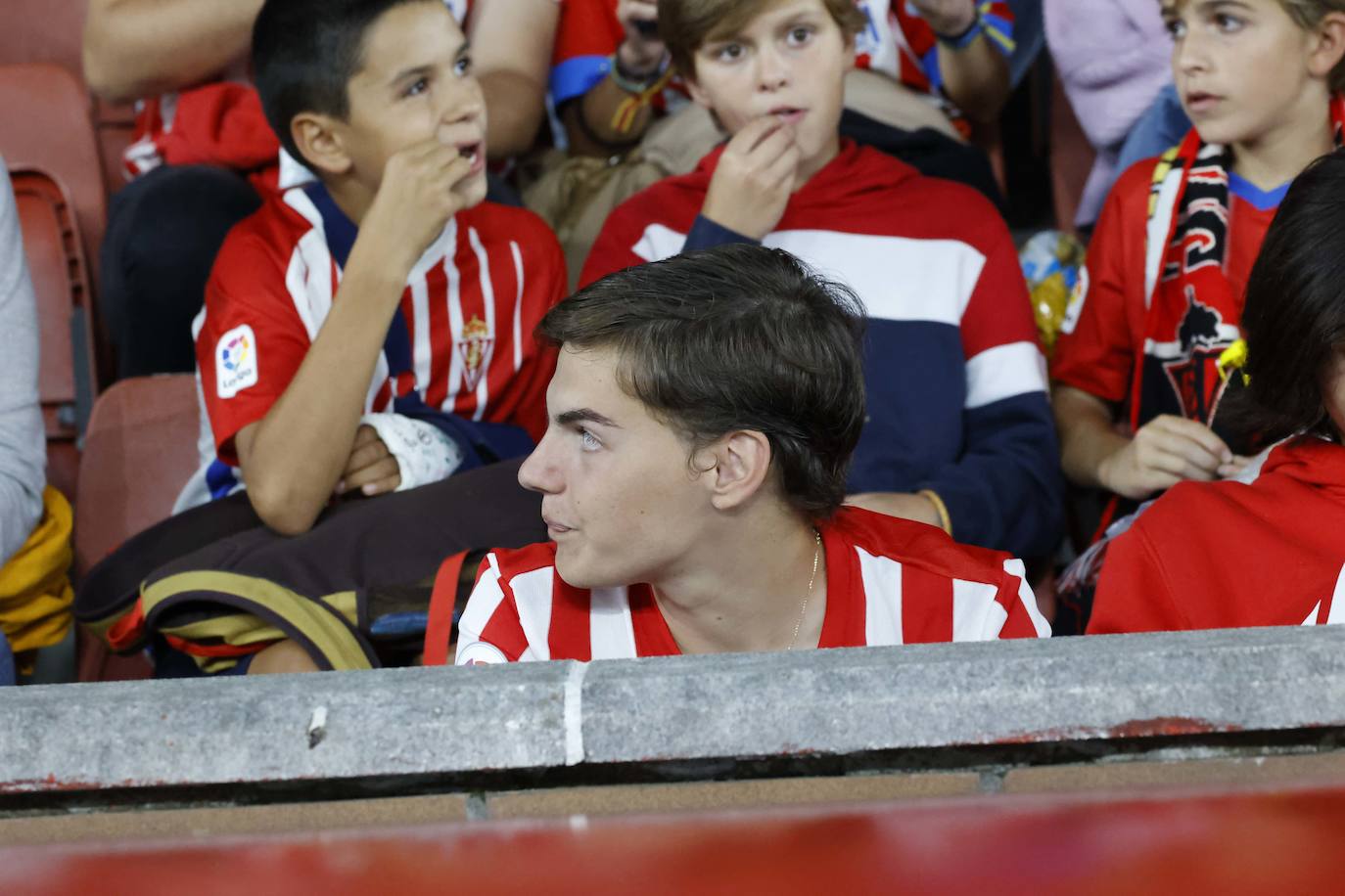 Fotos: ¿Estuviste en el Sporting - Ibiza? ¡Búscate!