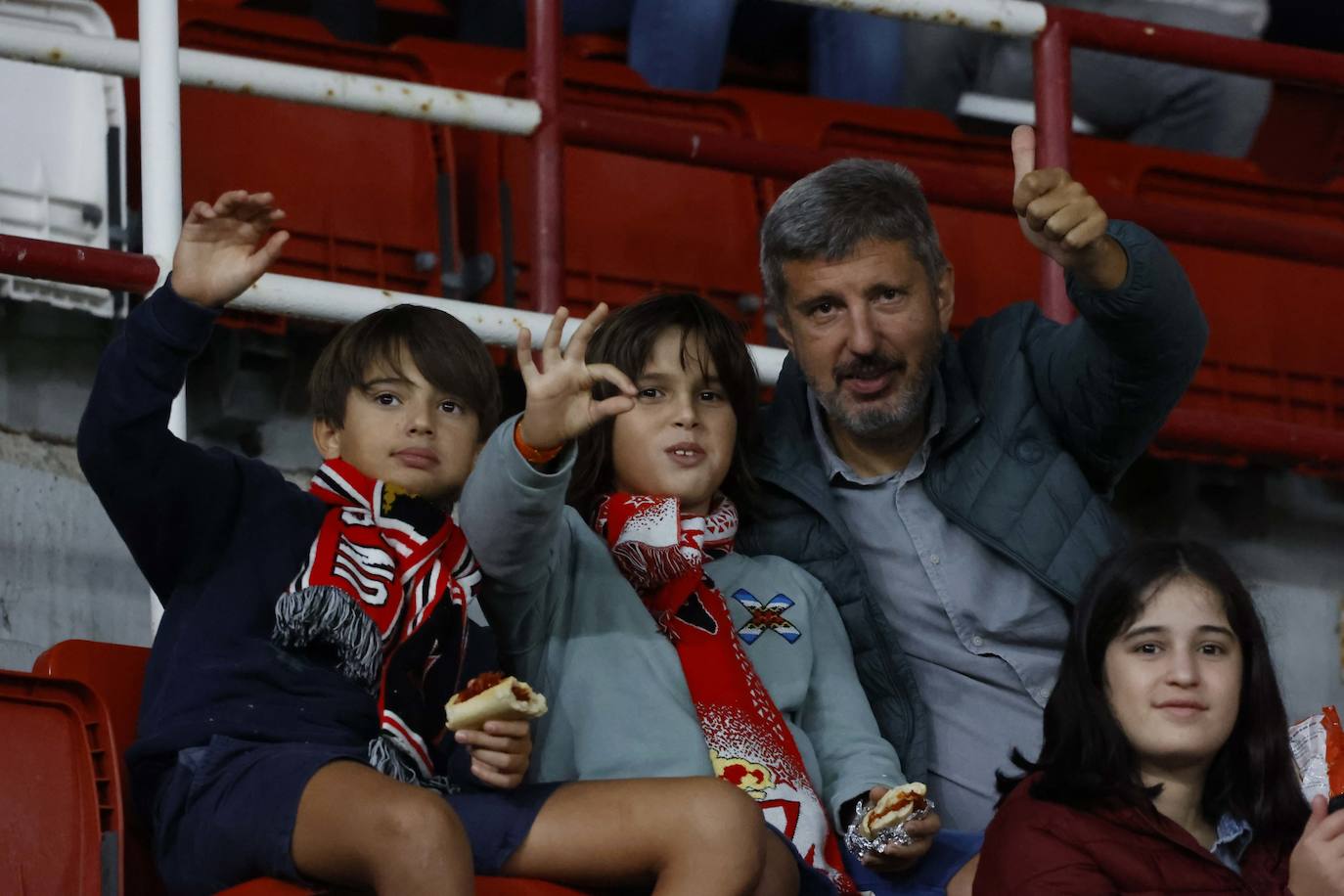 Fotos: ¿Estuviste en el Sporting - Ibiza? ¡Búscate!