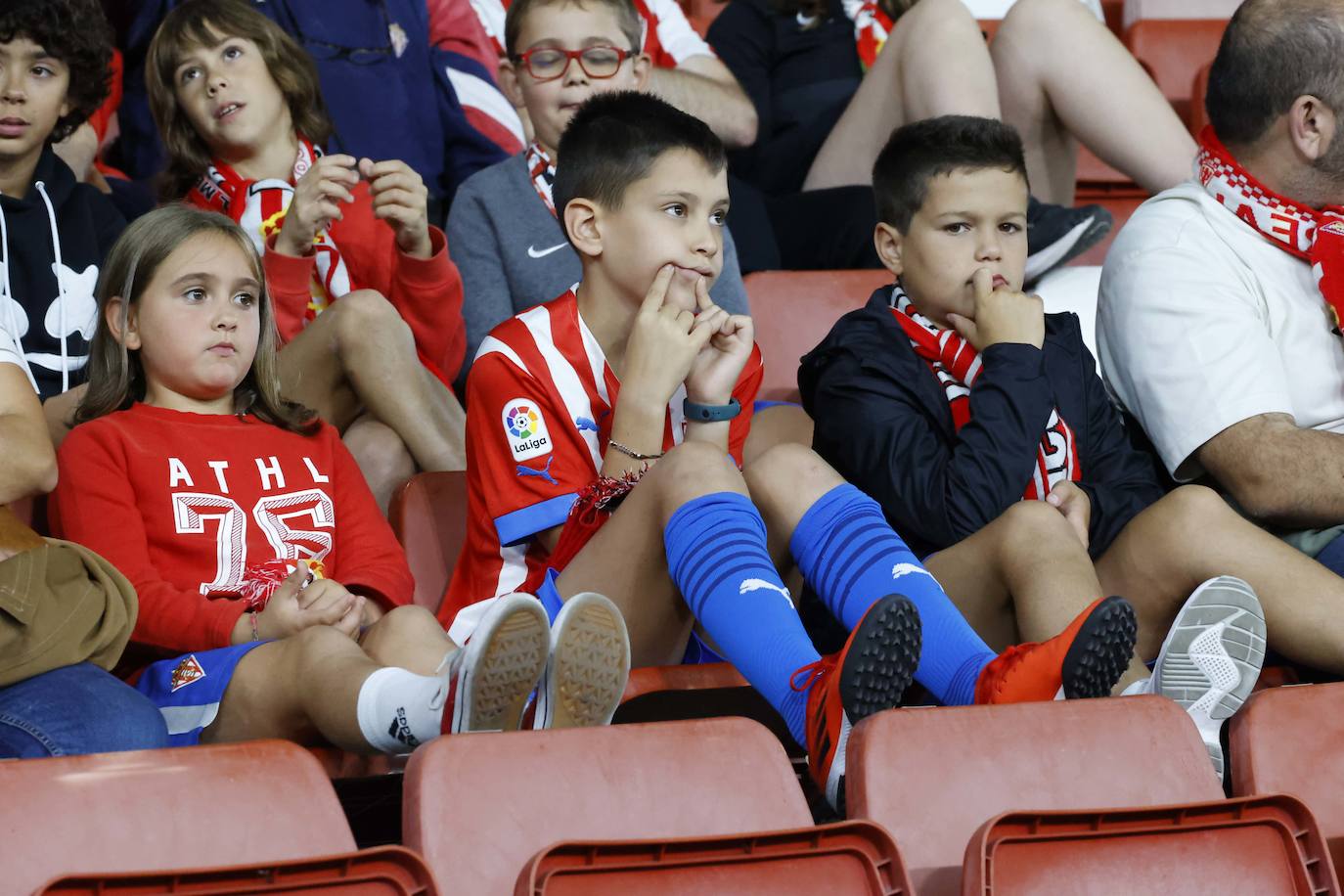 Fotos: ¿Estuviste en el Sporting - Ibiza? ¡Búscate!