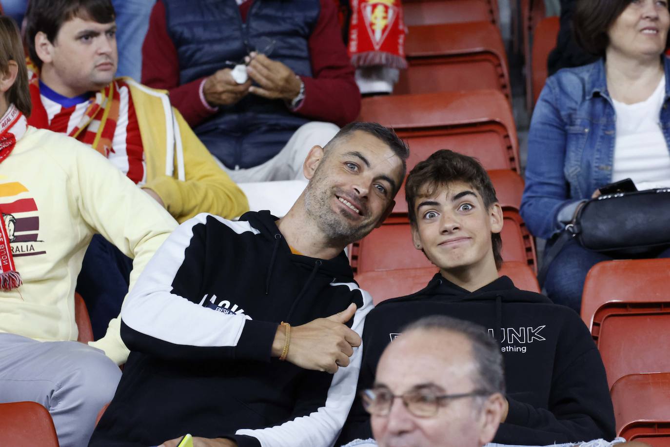 Fotos: ¿Estuviste en el Sporting - Ibiza? ¡Búscate!