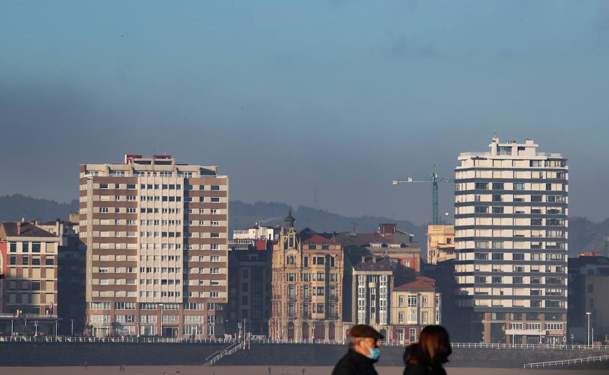 Imagen de archivo de contaminación en Gijón. 