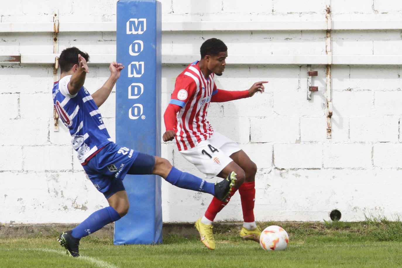 Fotos: Las mejores imágenes del Avilés Stadium - Sporting B