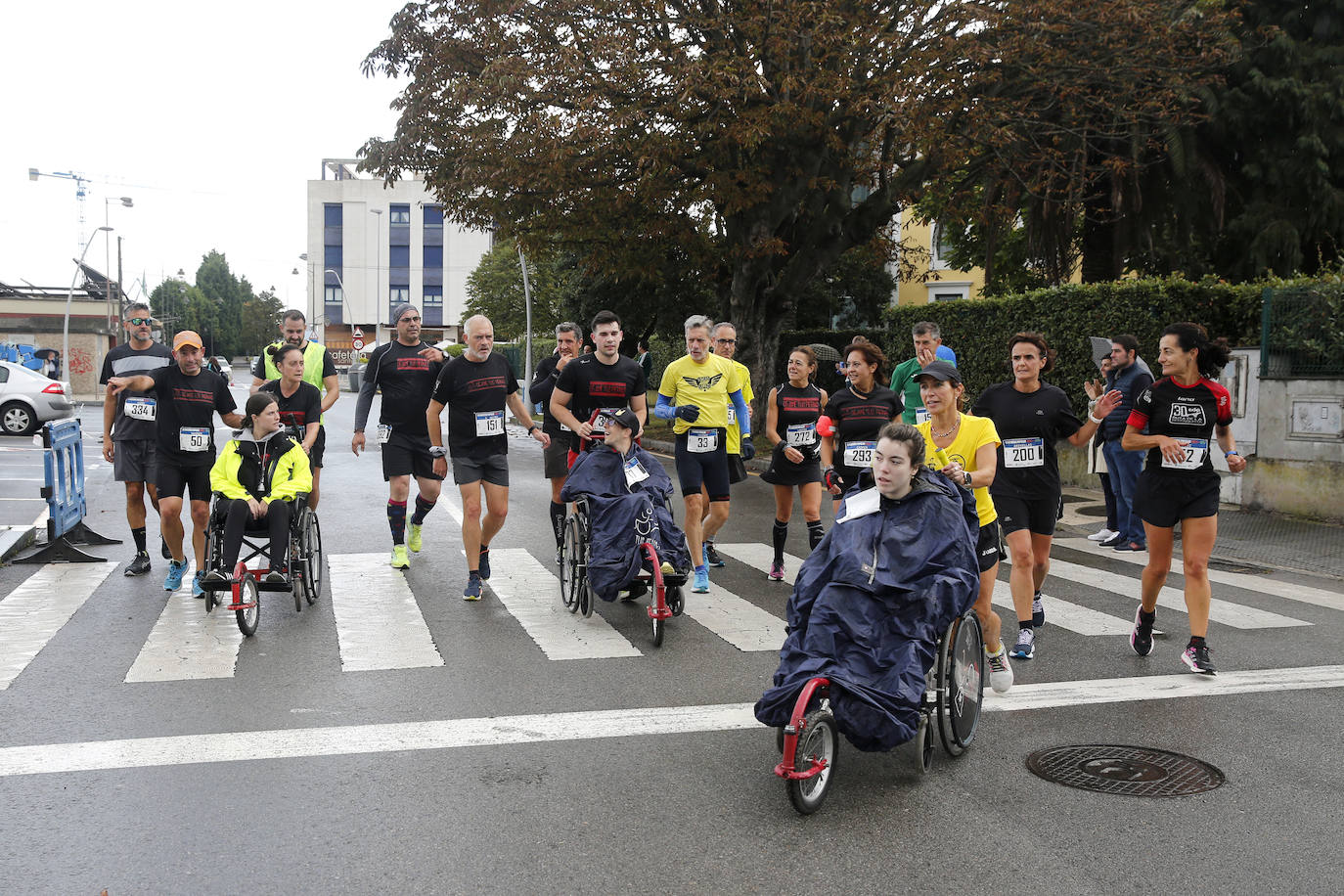 Fotos: Multitudinaria carrera popular del Grupo Covadonga y Santa Olaya