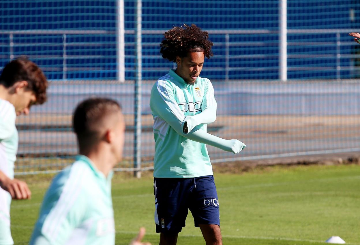 El francés Koba Lein tuvo que retirarse en Lugo por unas molestias musculares. 