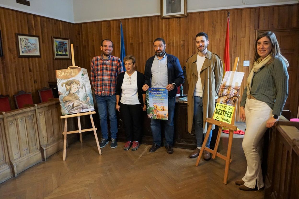 Iván Allende, Viri Iglesias, José Antonio Cuevas, Román Roces y Patricia Ferrero presentaron el programa de actos del festival y las ferias. 