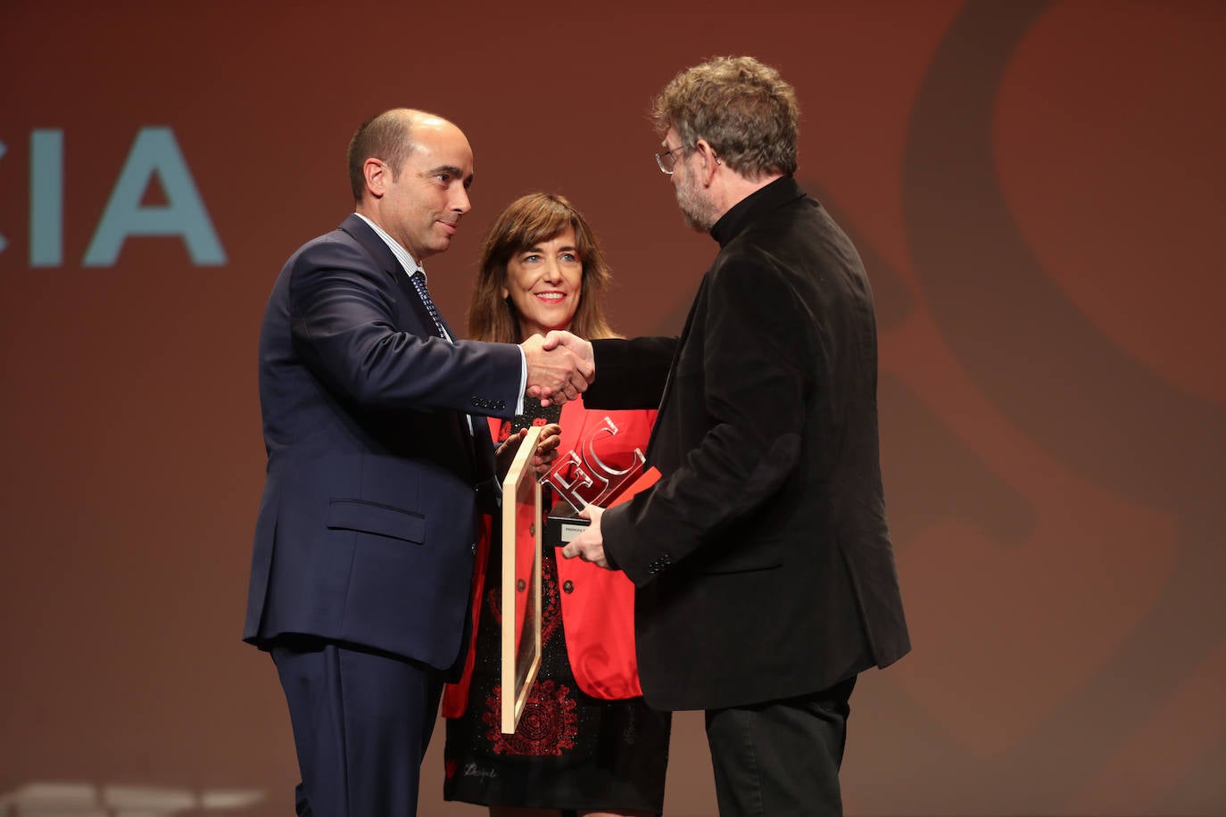 Fotos: EL COMERCIO premia al «mejor retablo de una Asturias que sabe trabajar por el futuro»