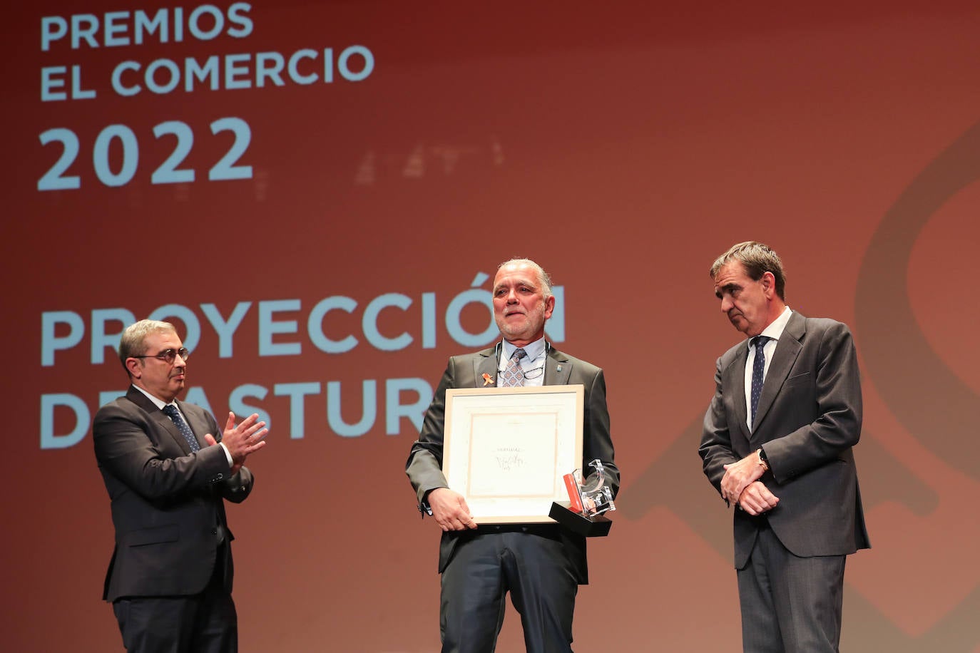 Fotos: EL COMERCIO premia al «mejor retablo de una Asturias que sabe trabajar por el futuro»