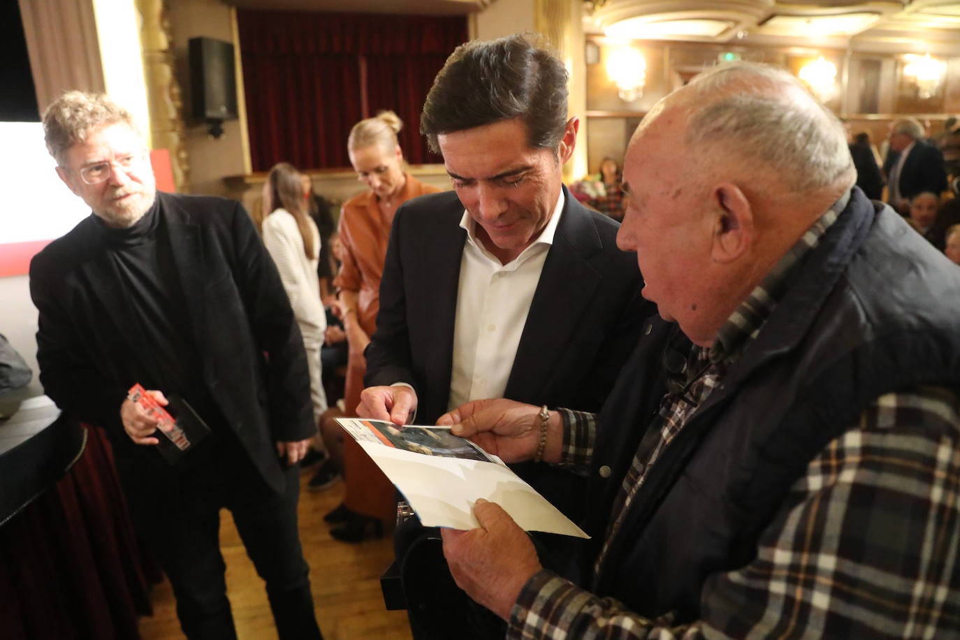 Fotos: EL COMERCIO premia al «mejor retablo de una Asturias que sabe trabajar por el futuro»