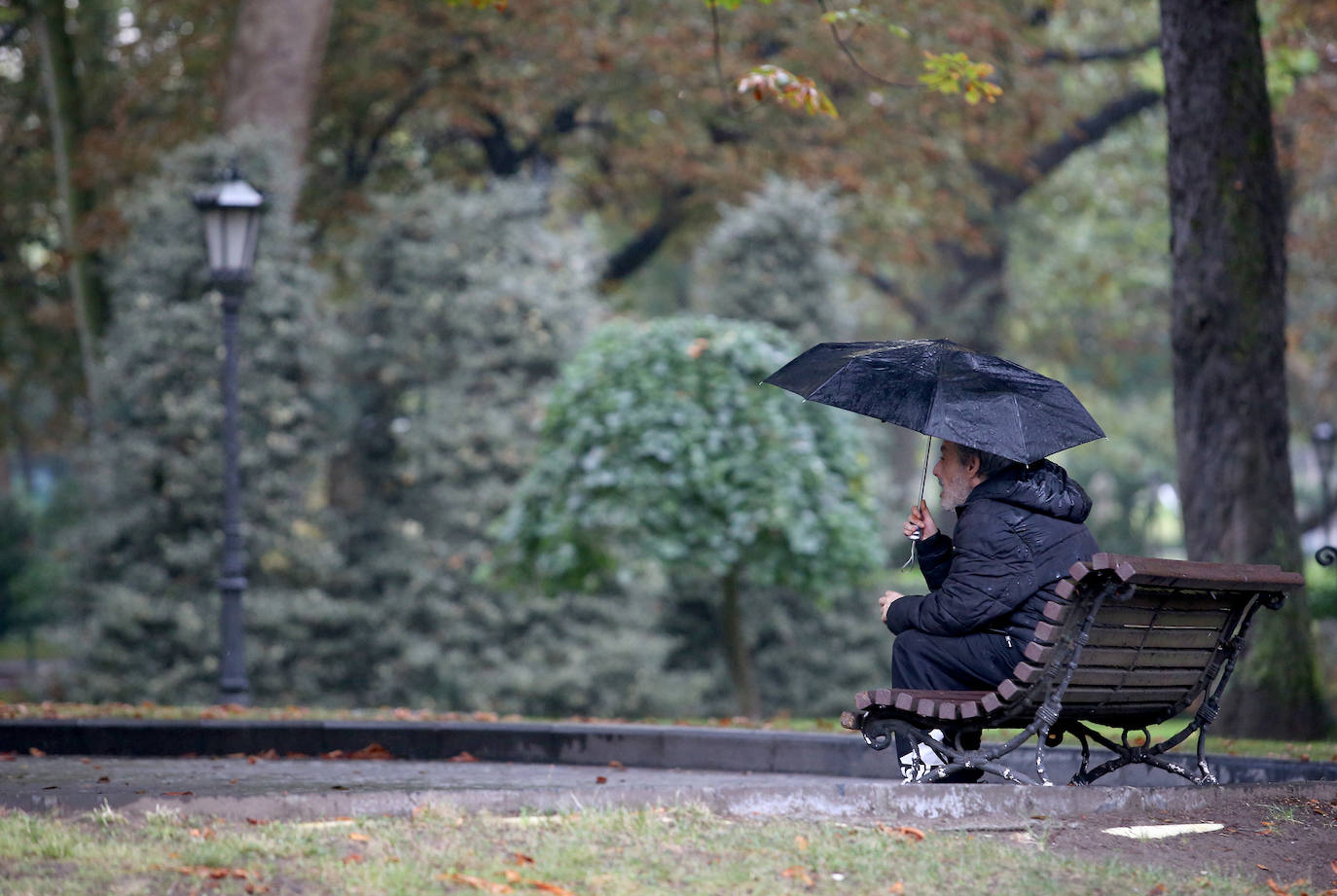 Fotos: Asturias bajo el paraguas
