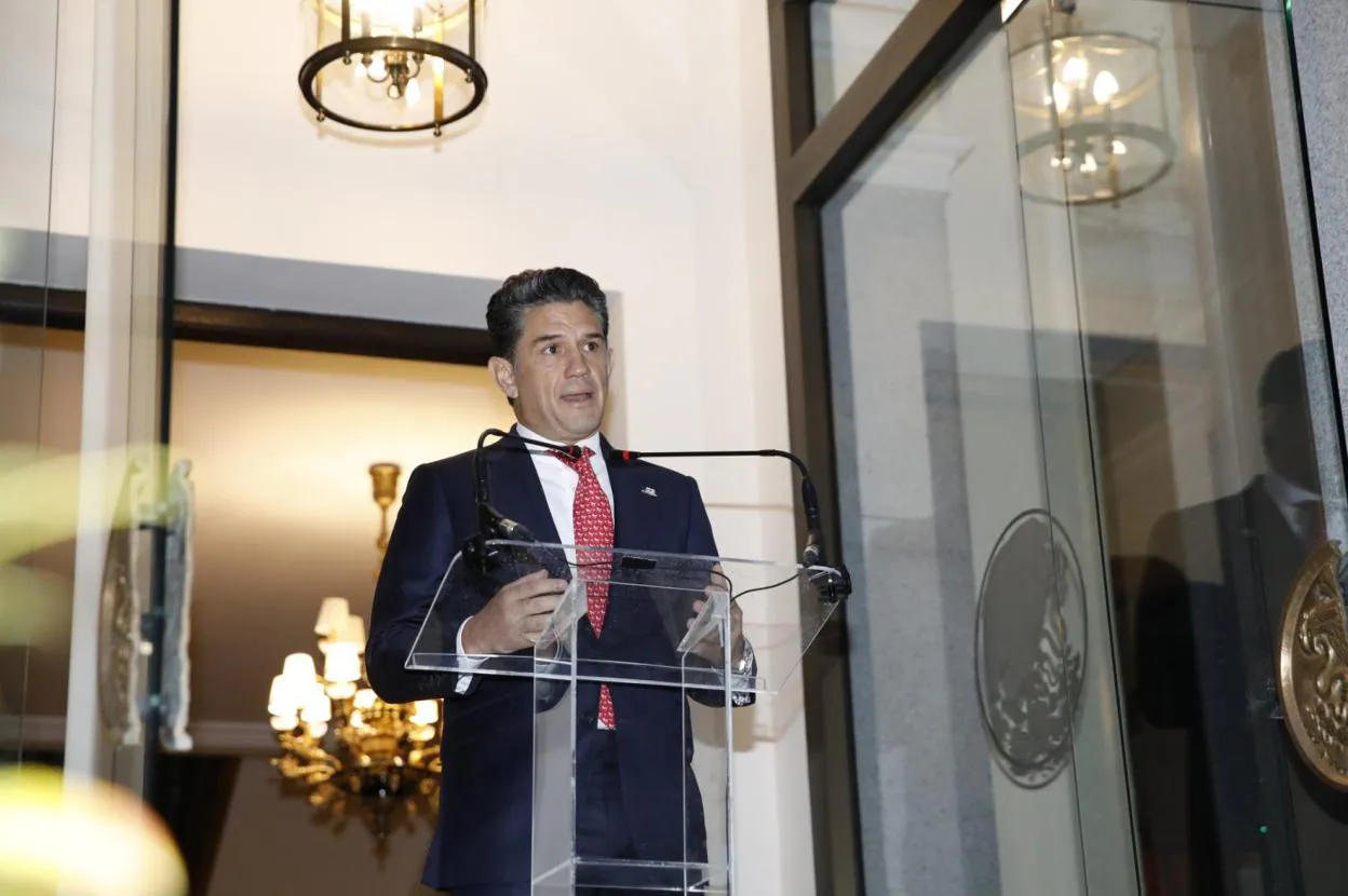 El presidente del consejo de administración del Sporting, Alejandro Irarragorri, ofreció una palabras durante la recepción que ofreció el embajador de México en España. 