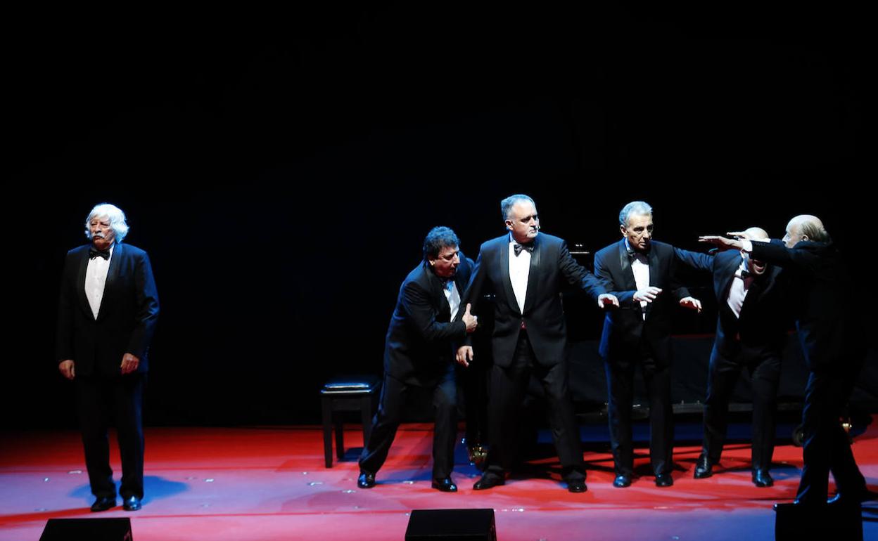 Imagen de archivo de 'Les Luthiers' en uno de sus espectáculos pasados en Oviedo