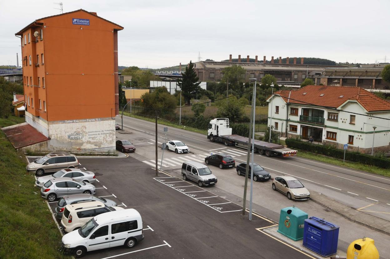 Tramo de la carretera AS-19 en el límite de los concejos de Avilés y Corvera, a la altura de La Marzaniella. 