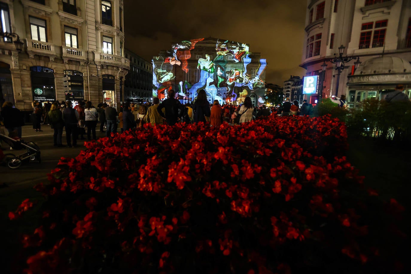 Fotos: Una Noche Blanca &#039;redonda&#039; llena las calles de cultura y colas