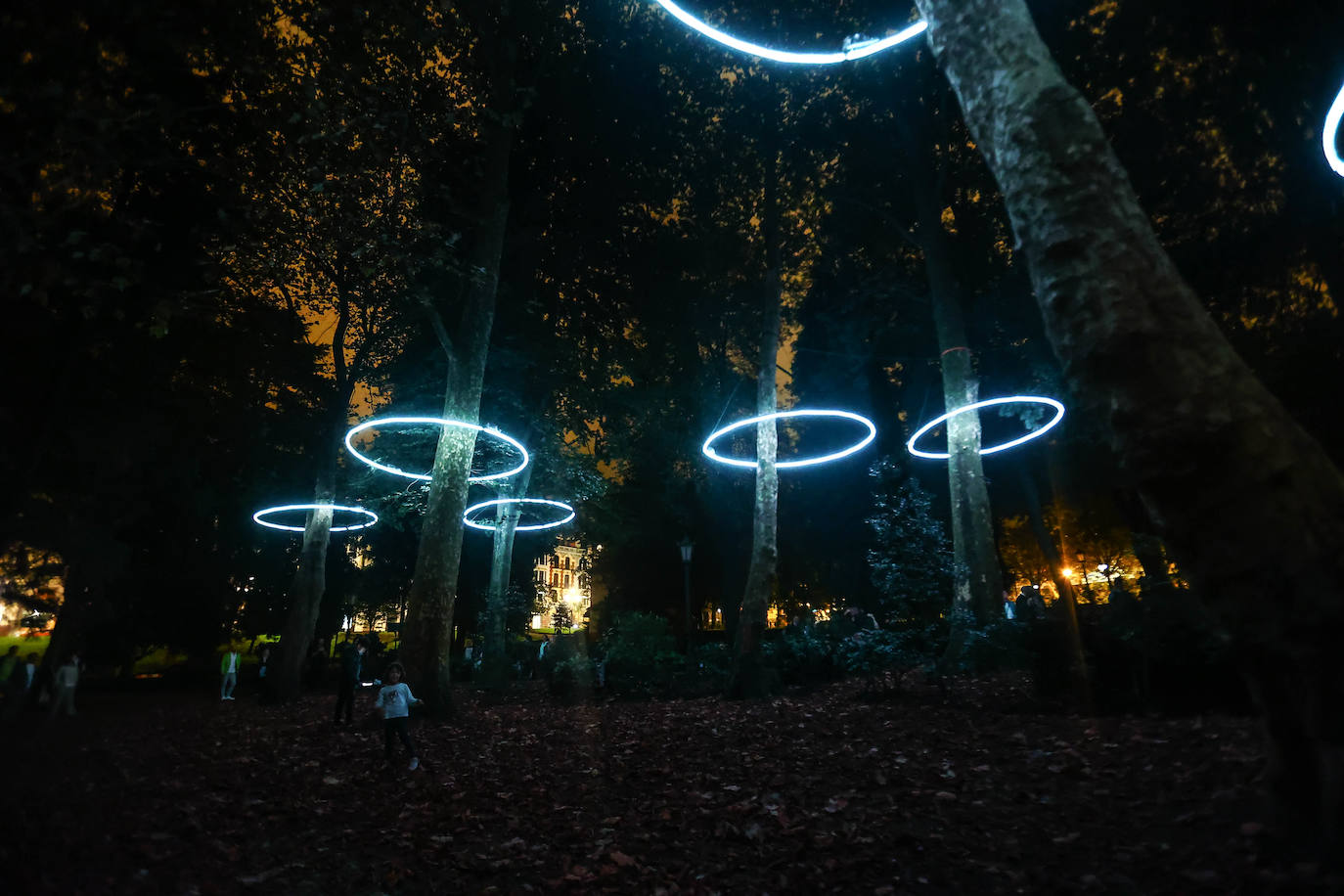 Fotos: Una Noche Blanca &#039;redonda&#039; llena las calles de cultura y colas