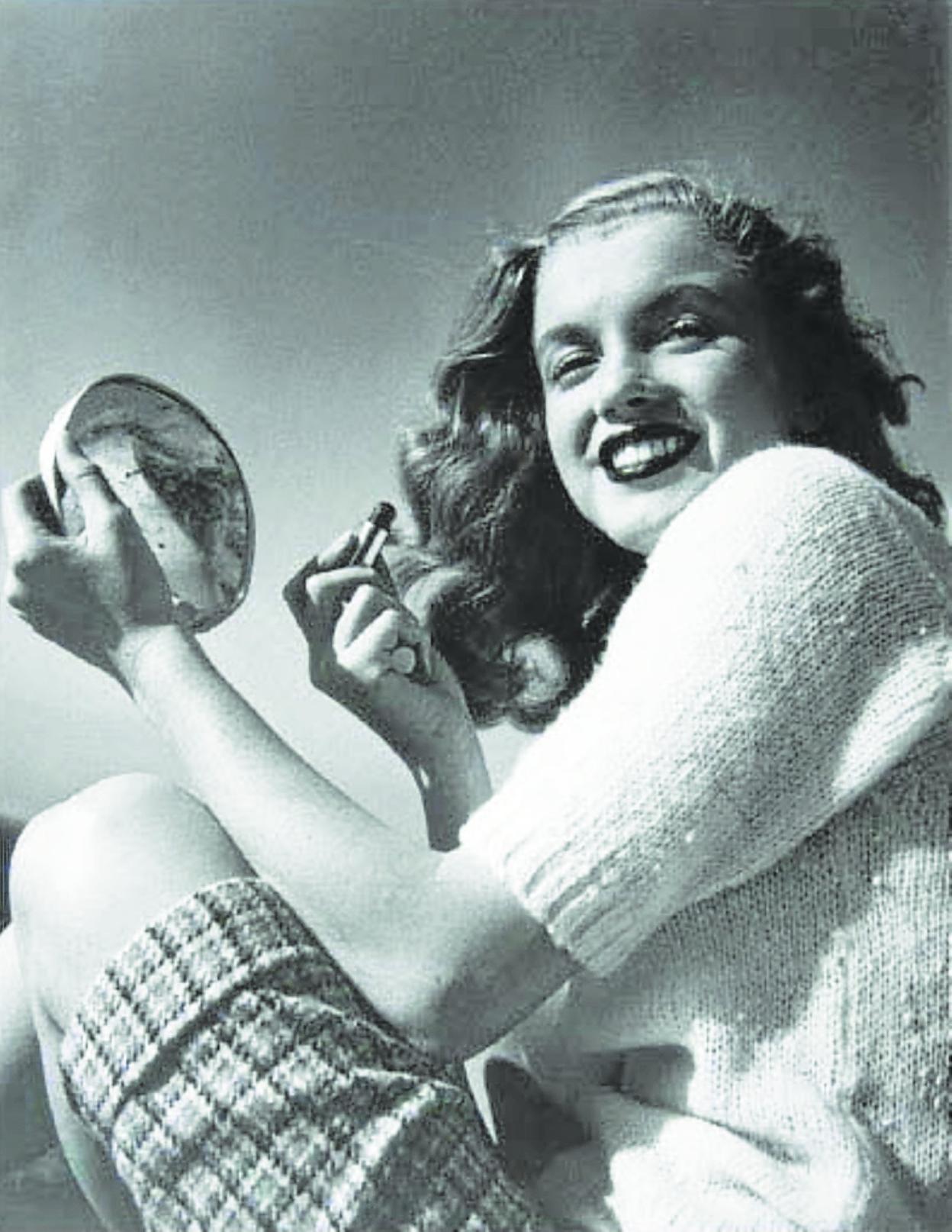 Fotografía de Norma Jane, con 19 años, antes de convertirse en Marilyn Monroe. 