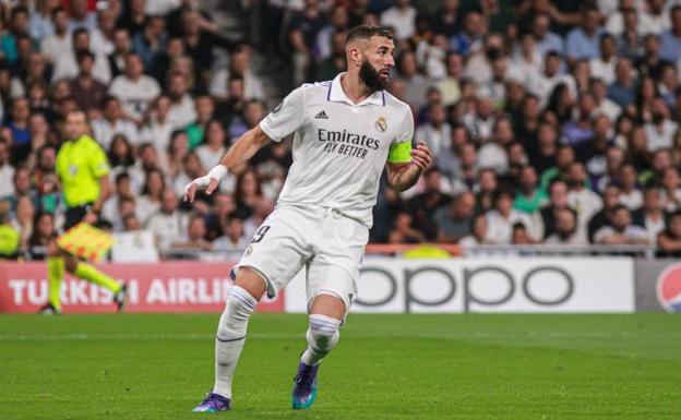 Karim Benzema, durante el partido entre el Real Madrid y el Shakhtar. 