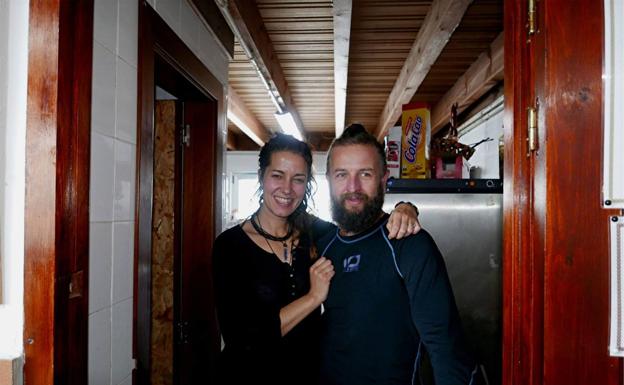 Tania Plaza y David Matos (Gummo) se encargan de mantener día a día el refugio. 