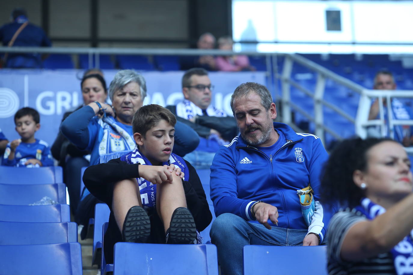 Fotos: ¿Estuviste en el Real Oviedo - Huesca en el Carlos Tartiere?¡Búscate!