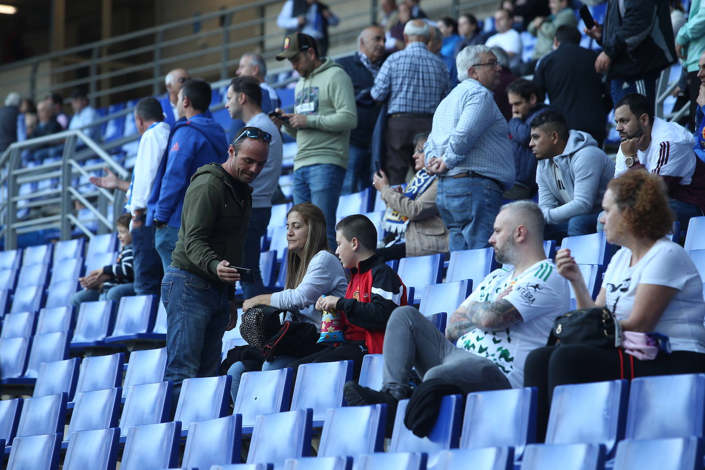 Fotos: ¿Estuviste en el Real Oviedo - Huesca en el Carlos Tartiere?¡Búscate!