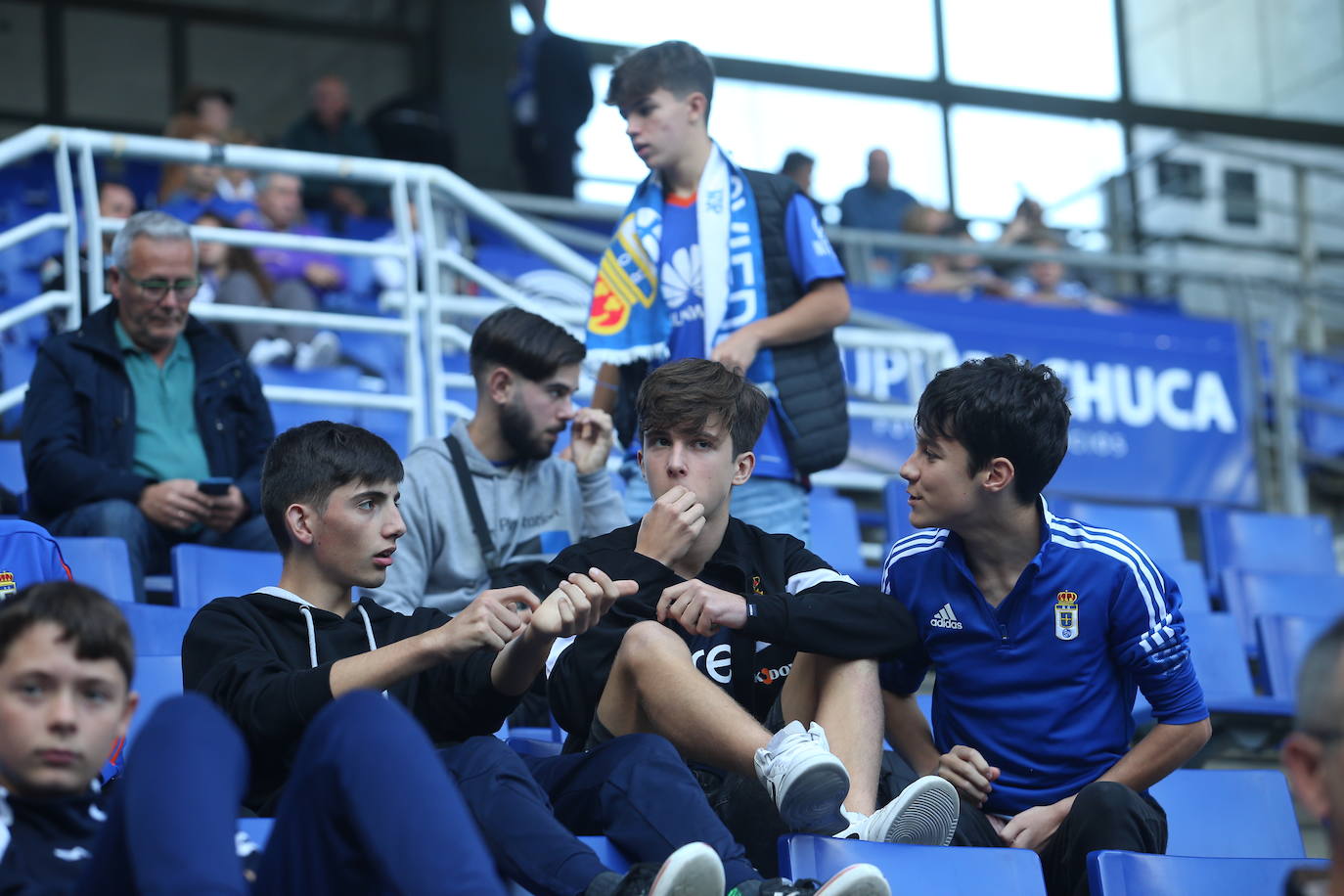 Fotos: ¿Estuviste en el Real Oviedo - Huesca en el Carlos Tartiere?¡Búscate!