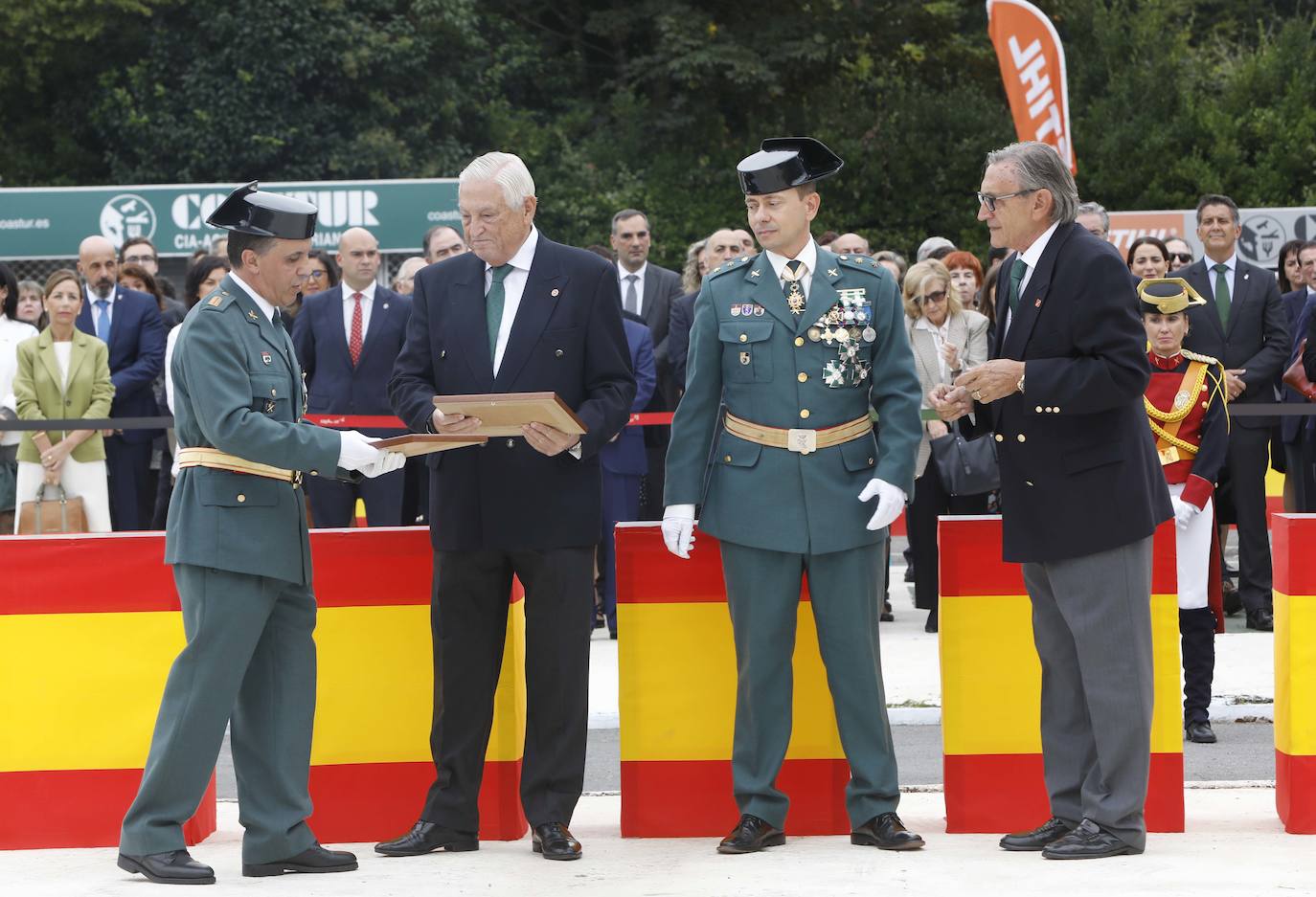 Fotos: La Guardia Civil de Gijón celebra el Pilar