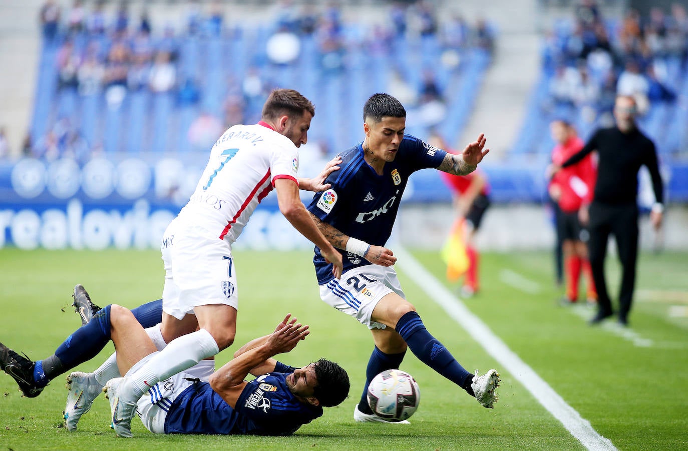 Fotos: Las mejores jugadas del Real Oviedo 0-1 Huesca