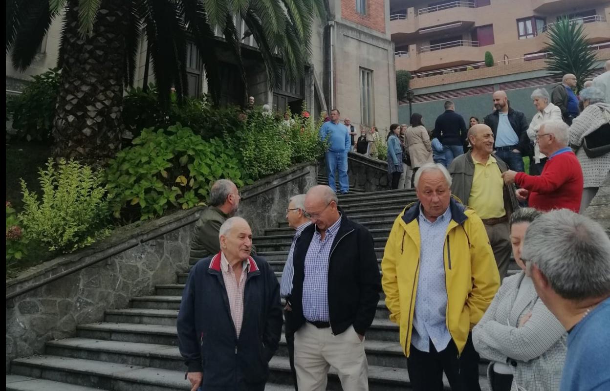 Funeral ayer en la iglesia de San Esteban de Pravia. 