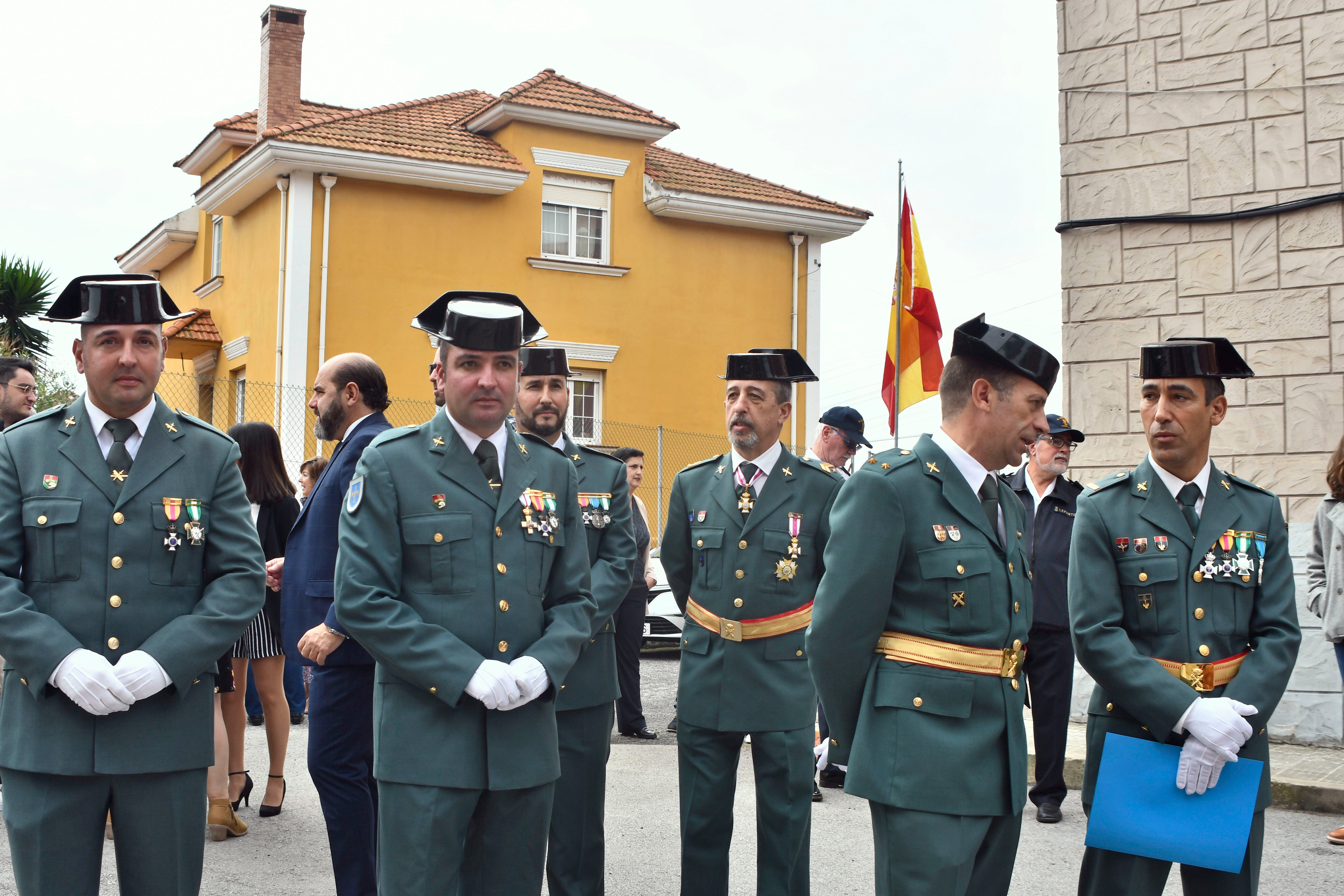 Fotos: La Guardia Civil festeja el Pilar en Bustiello