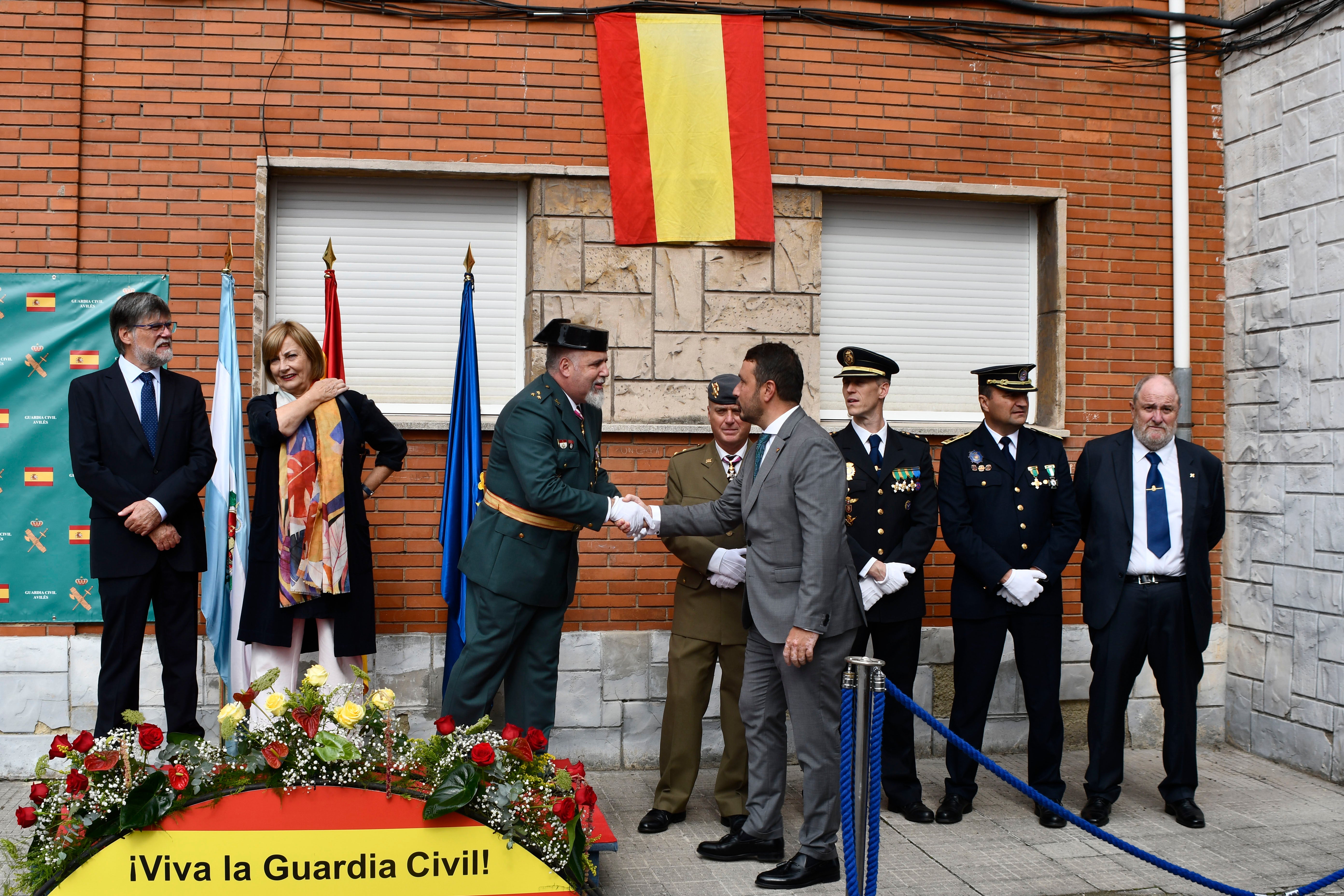 Fotos: La Guardia Civil festeja el Pilar en Bustiello