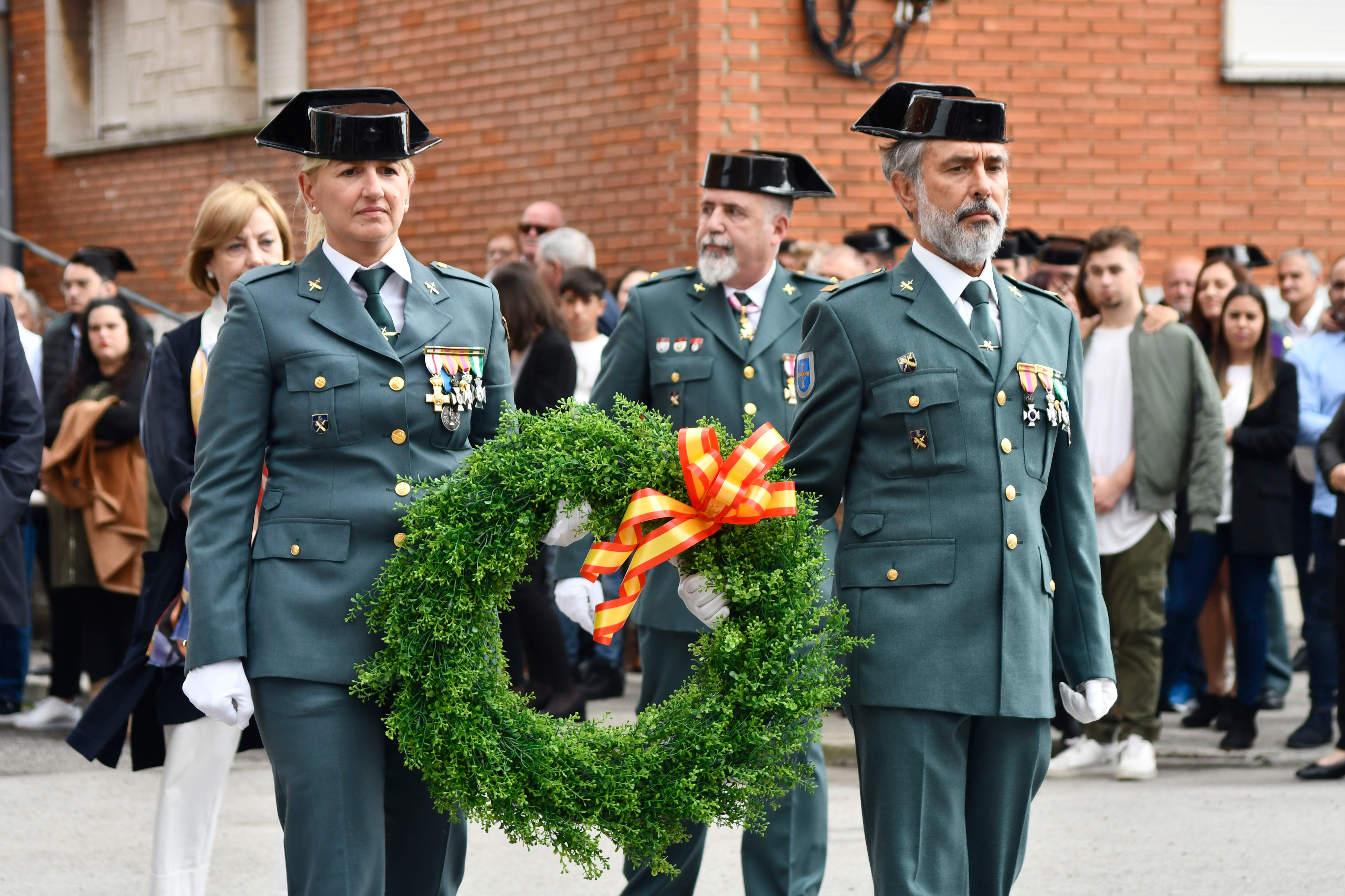 Fotos: La Guardia Civil festeja el Pilar en Bustiello