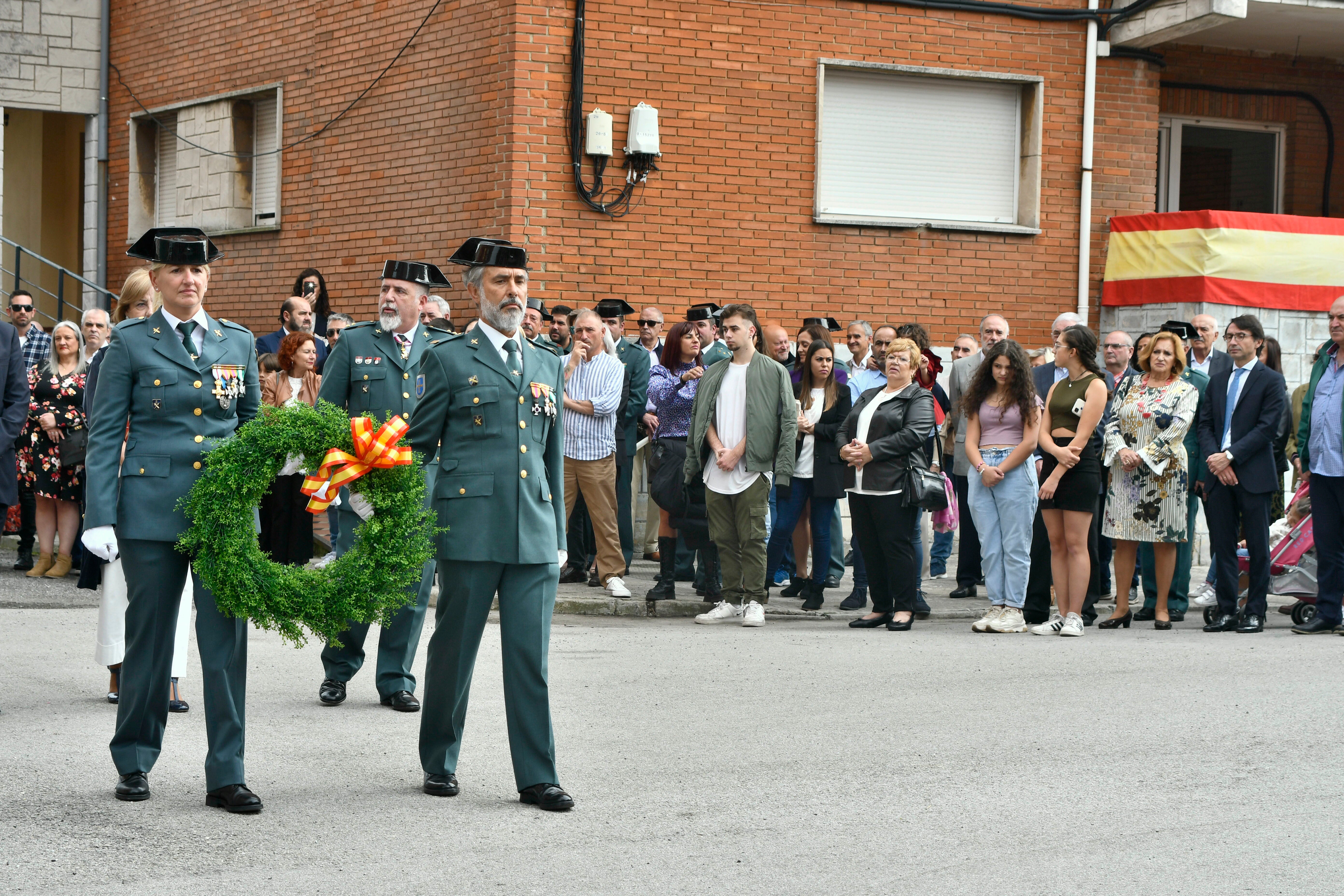 Fotos: La Guardia Civil festeja el Pilar en Bustiello