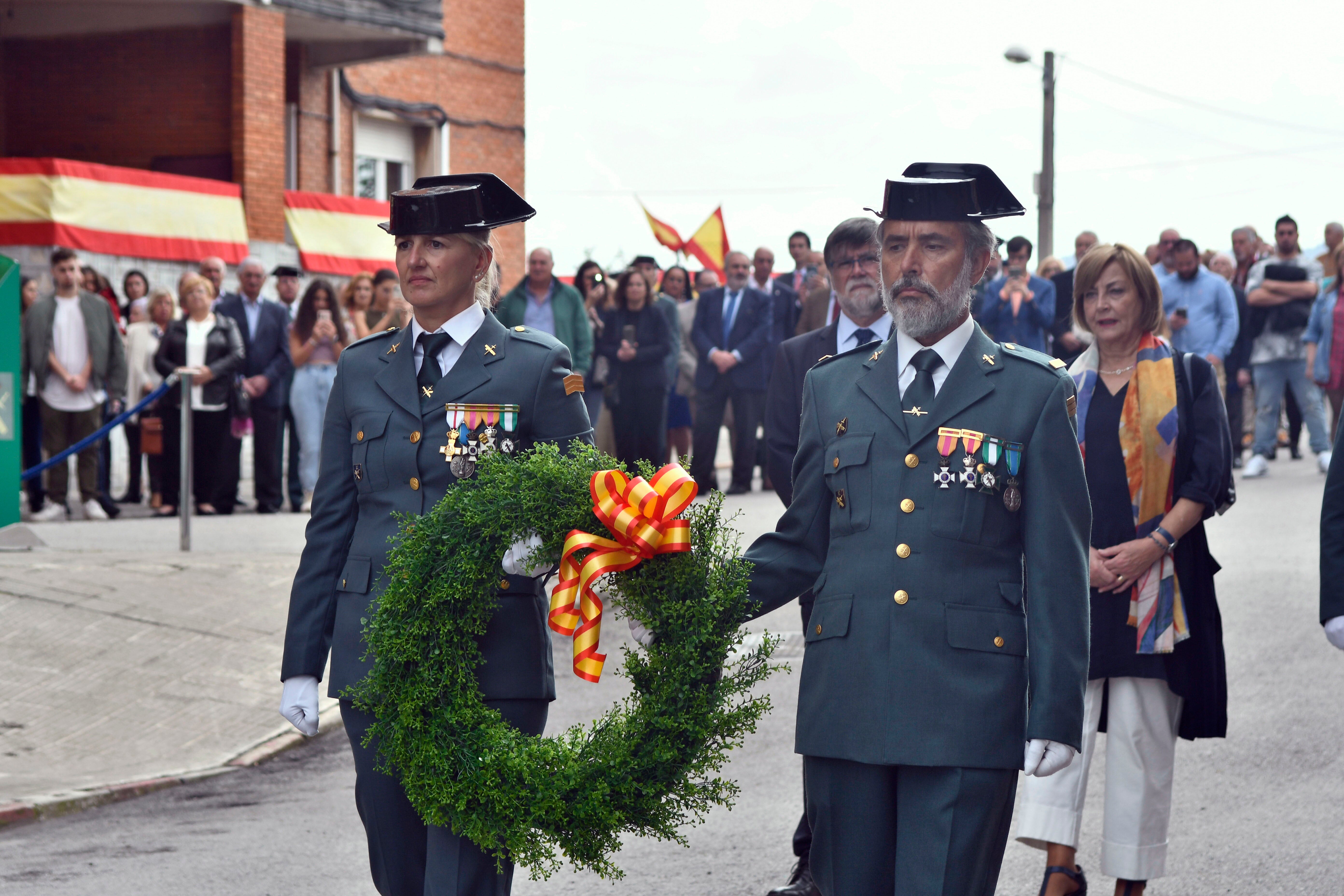 Fotos: La Guardia Civil festeja el Pilar en Bustiello