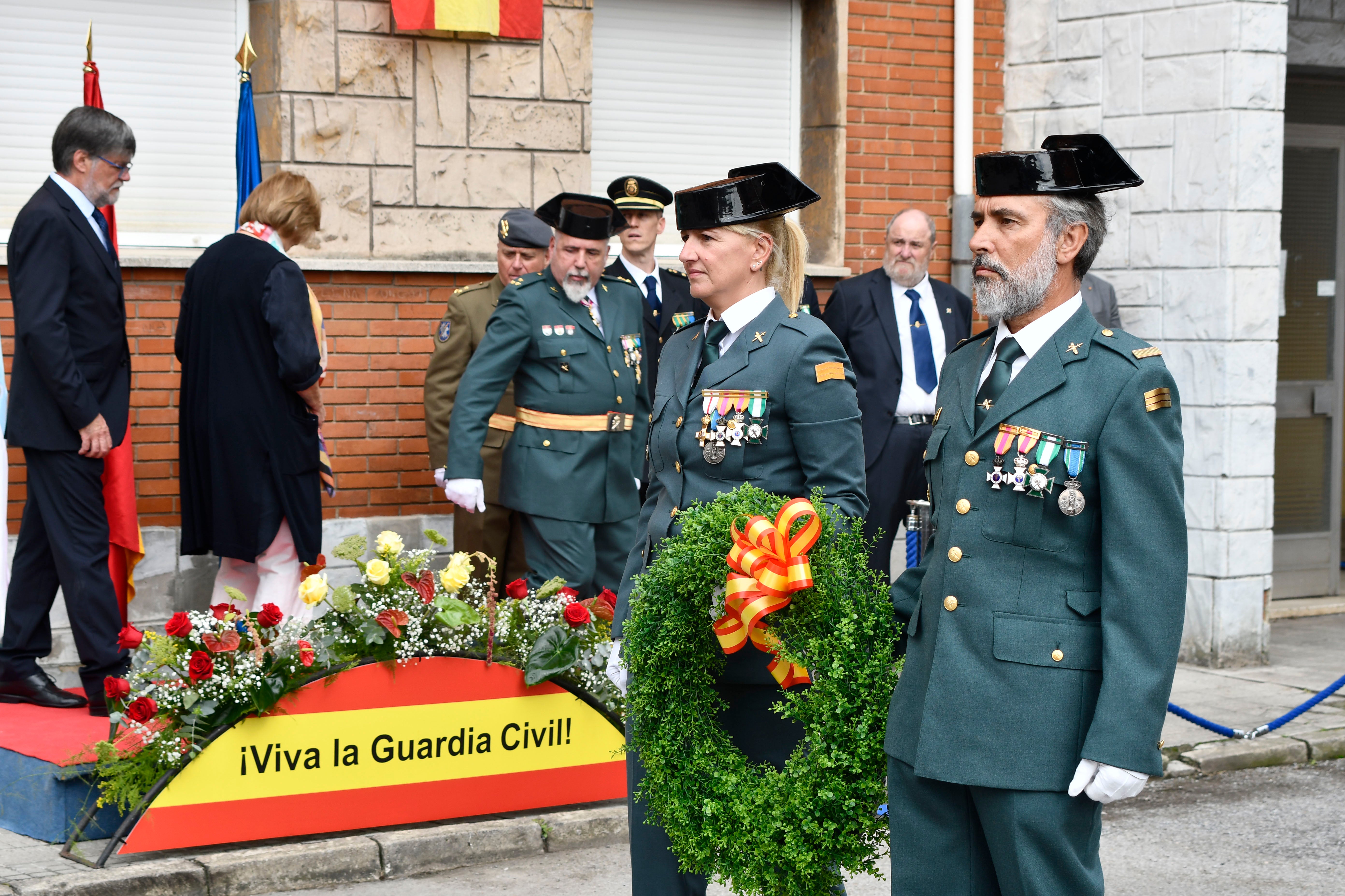 Fotos: La Guardia Civil festeja el Pilar en Bustiello