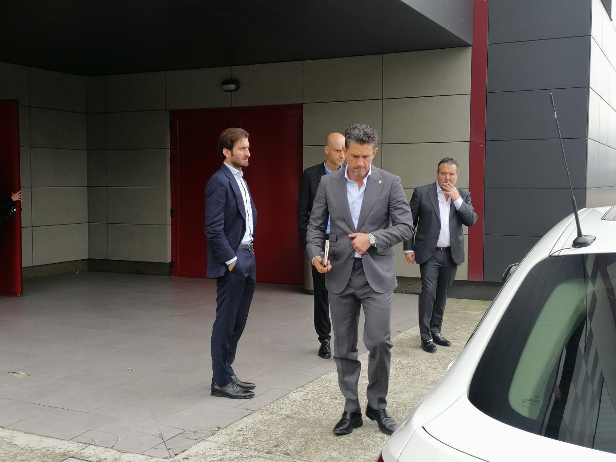 Alejandro Irarragorri, tras la reunión con los accionistas de finales de agosto, con Gerardo García, David Guerra y Alfonso Villalva. 