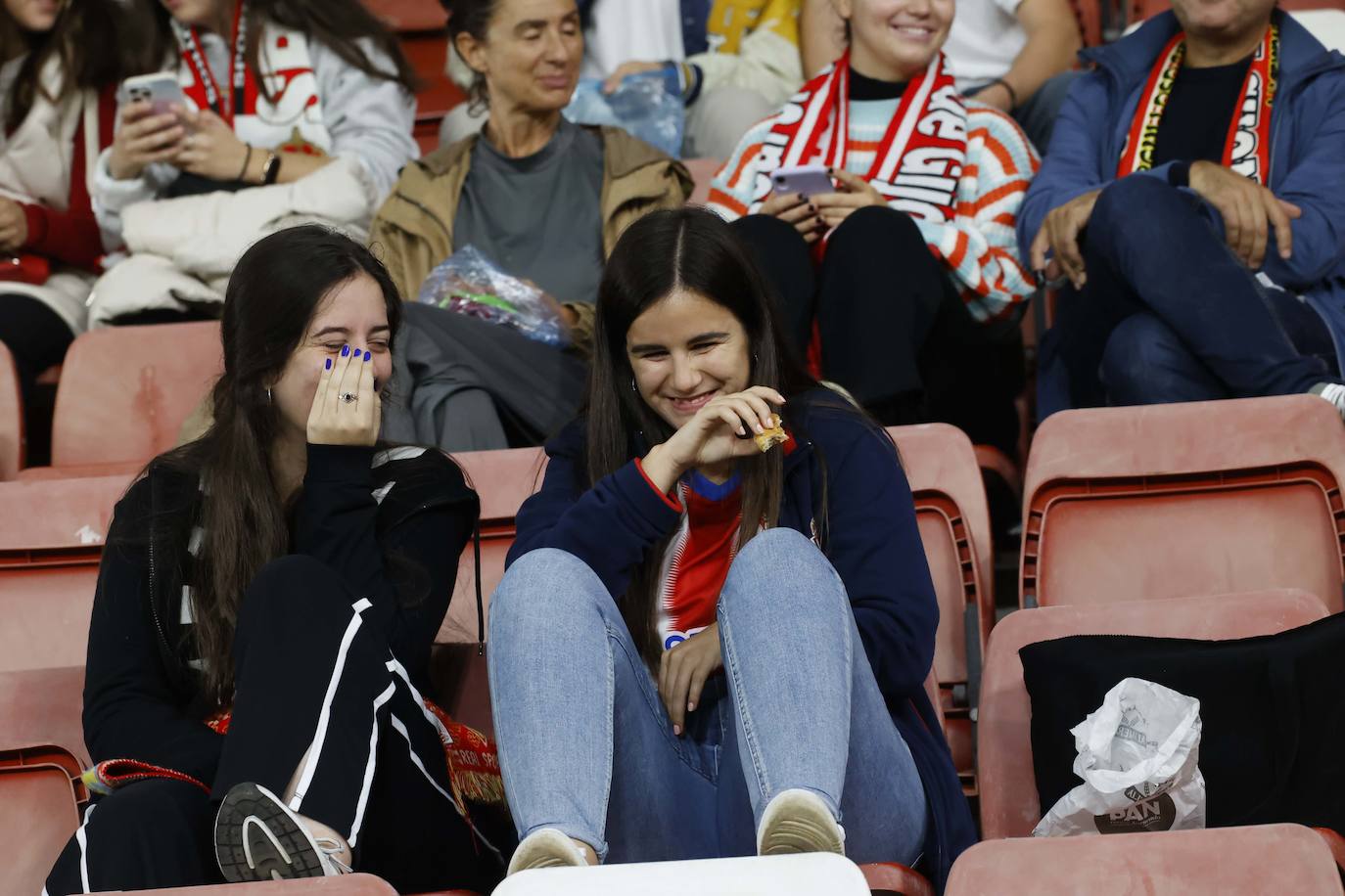 Fotos: ¿Estuviste en el Sporting - Eibar? ¡Búscate!