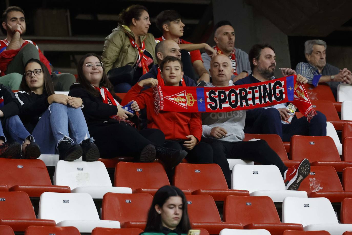 Fotos: ¿Estuviste en el Sporting - Eibar? ¡Búscate!