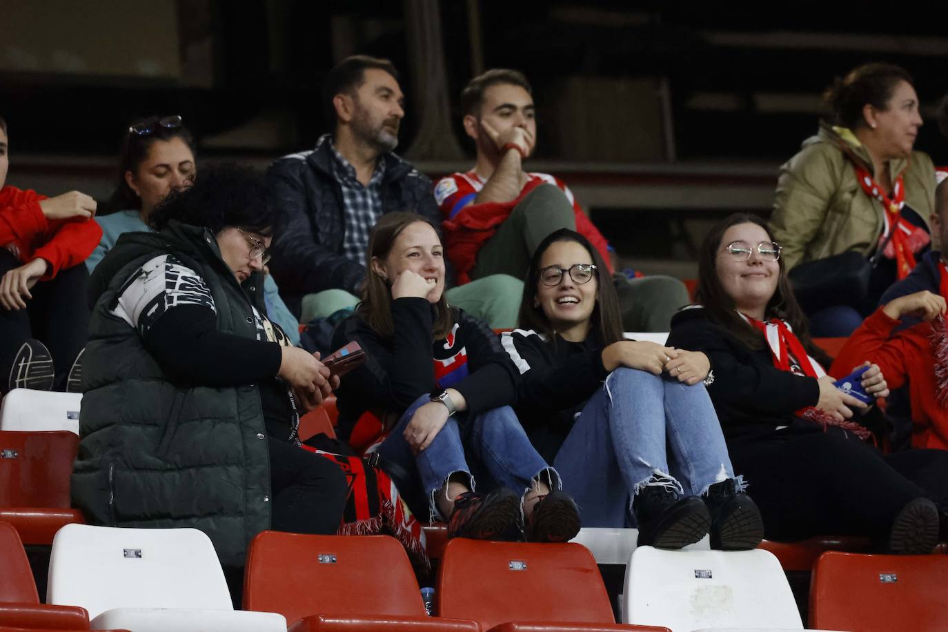 Fotos: ¿Estuviste en el Sporting - Eibar? ¡Búscate!