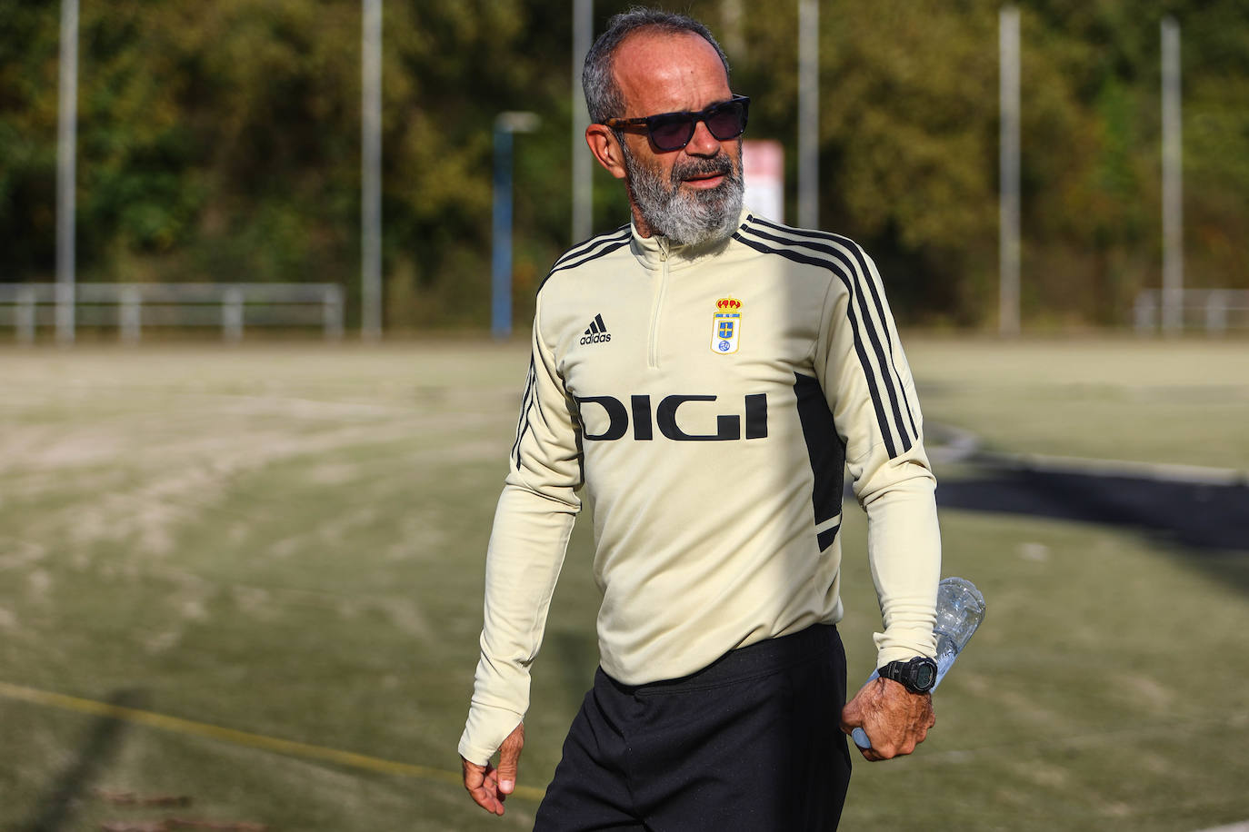 Fotos: Así ha sido el primer entrenamiento de Cervera al frente del Real Oviedo