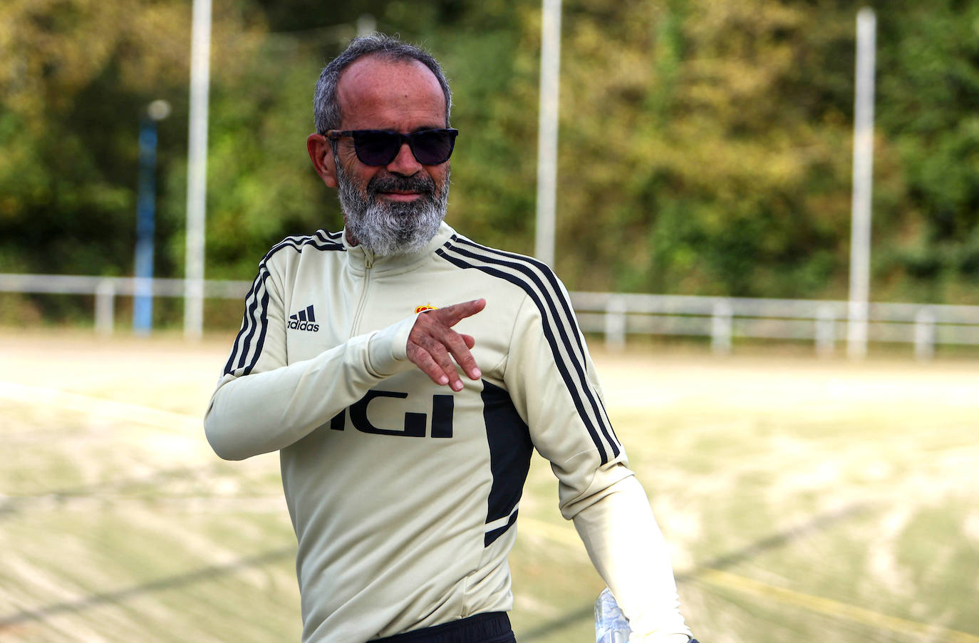 Fotos: Así ha sido el primer entrenamiento de Cervera al frente del Real Oviedo