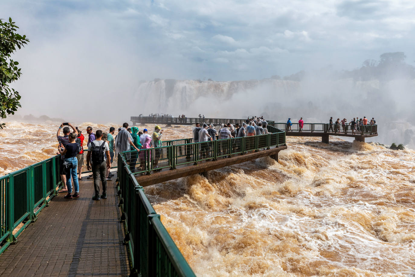 Fotos: El agua de las cataratas de Iguazú multiplica su caudal por diez